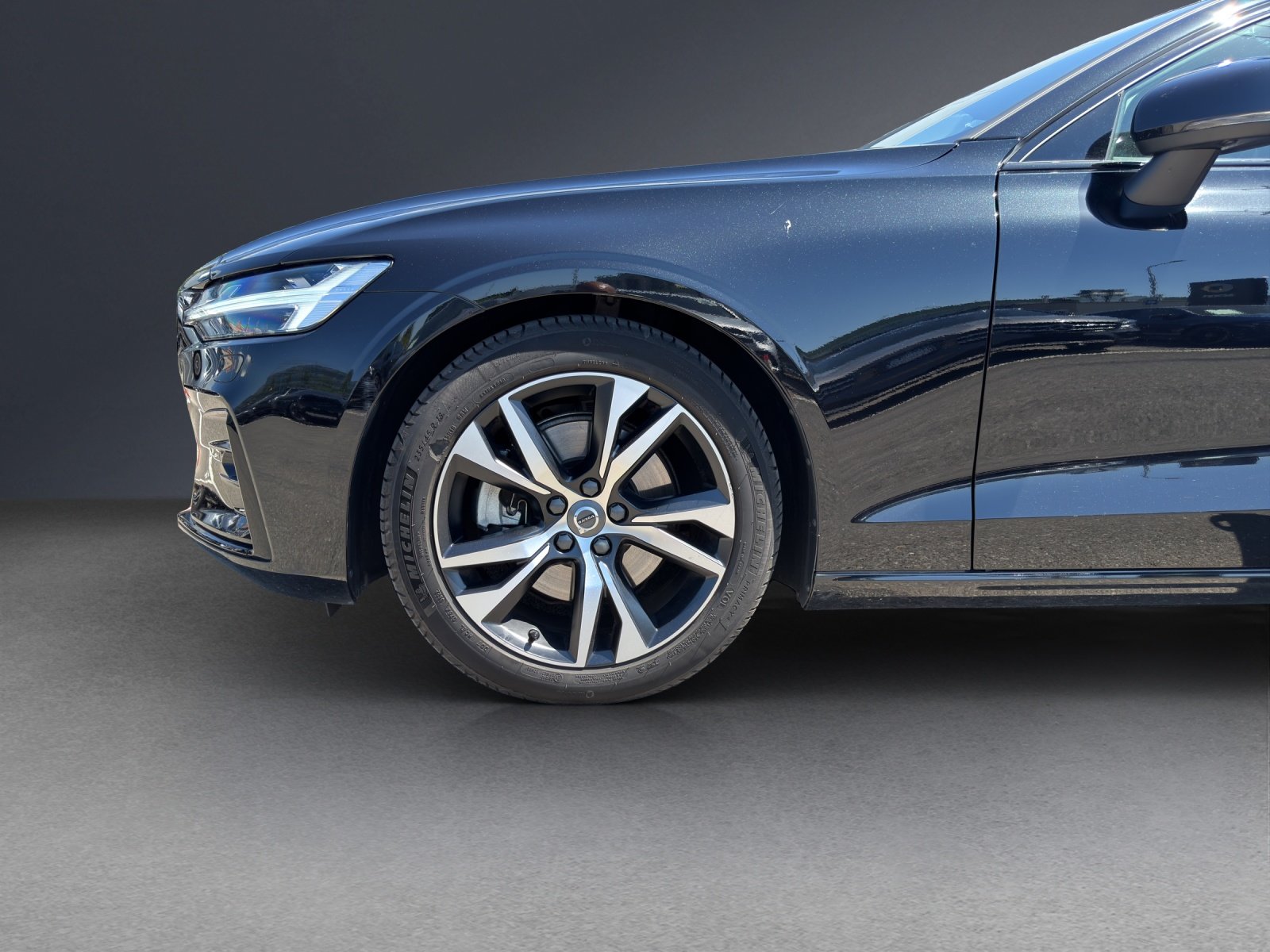 VOLVO V60 B4 Diesel Mild Hybrid R-Design Geartronic, Mild-Hybrid Diesel/Elektro, Occasion / Gebraucht, Automatik - 7