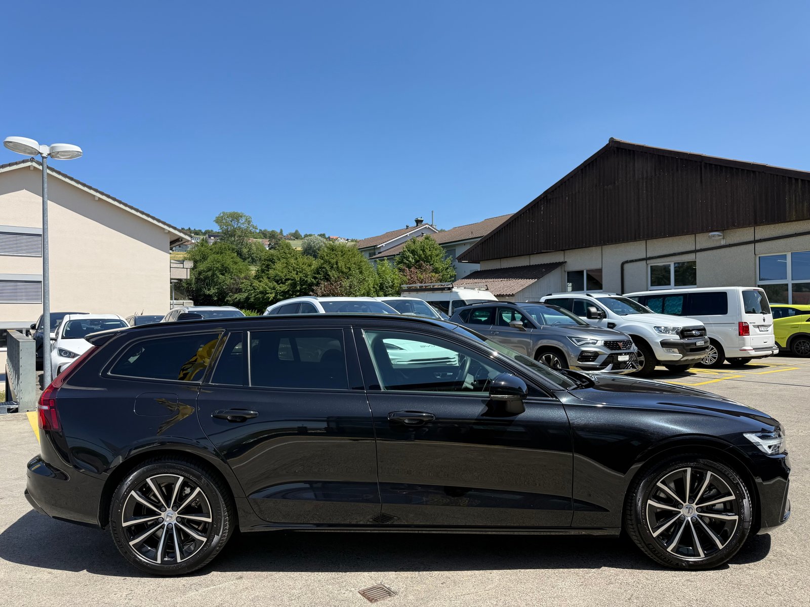 VOLVO V60 T6 eAWD Plug in Hybrid Plus Dark Geartronic, Plug-in-Hybrid Petrol/Electric, Second hand / Used, Automatic - 4
