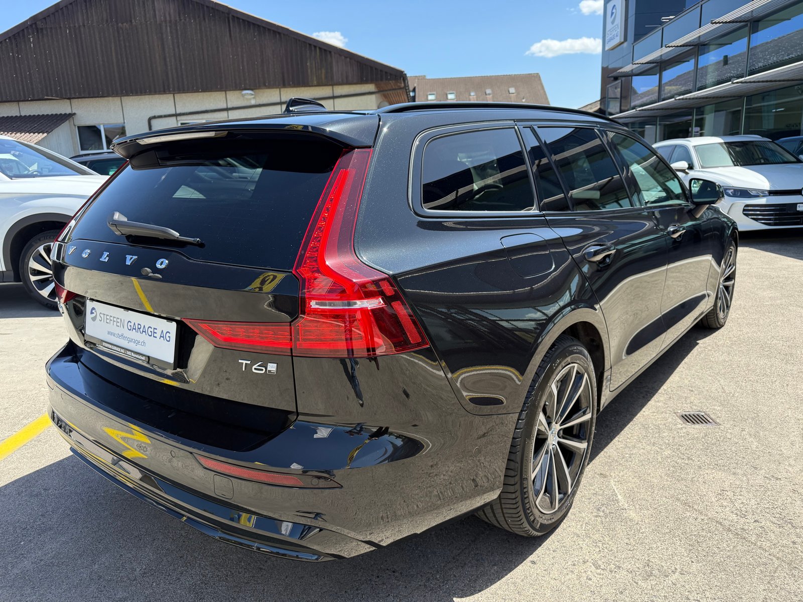 VOLVO V60 T6 eAWD Plug in Hybrid Plus Dark Geartronic, Plug-in-Hybrid Petrol/Electric, Second hand / Used, Automatic - 5