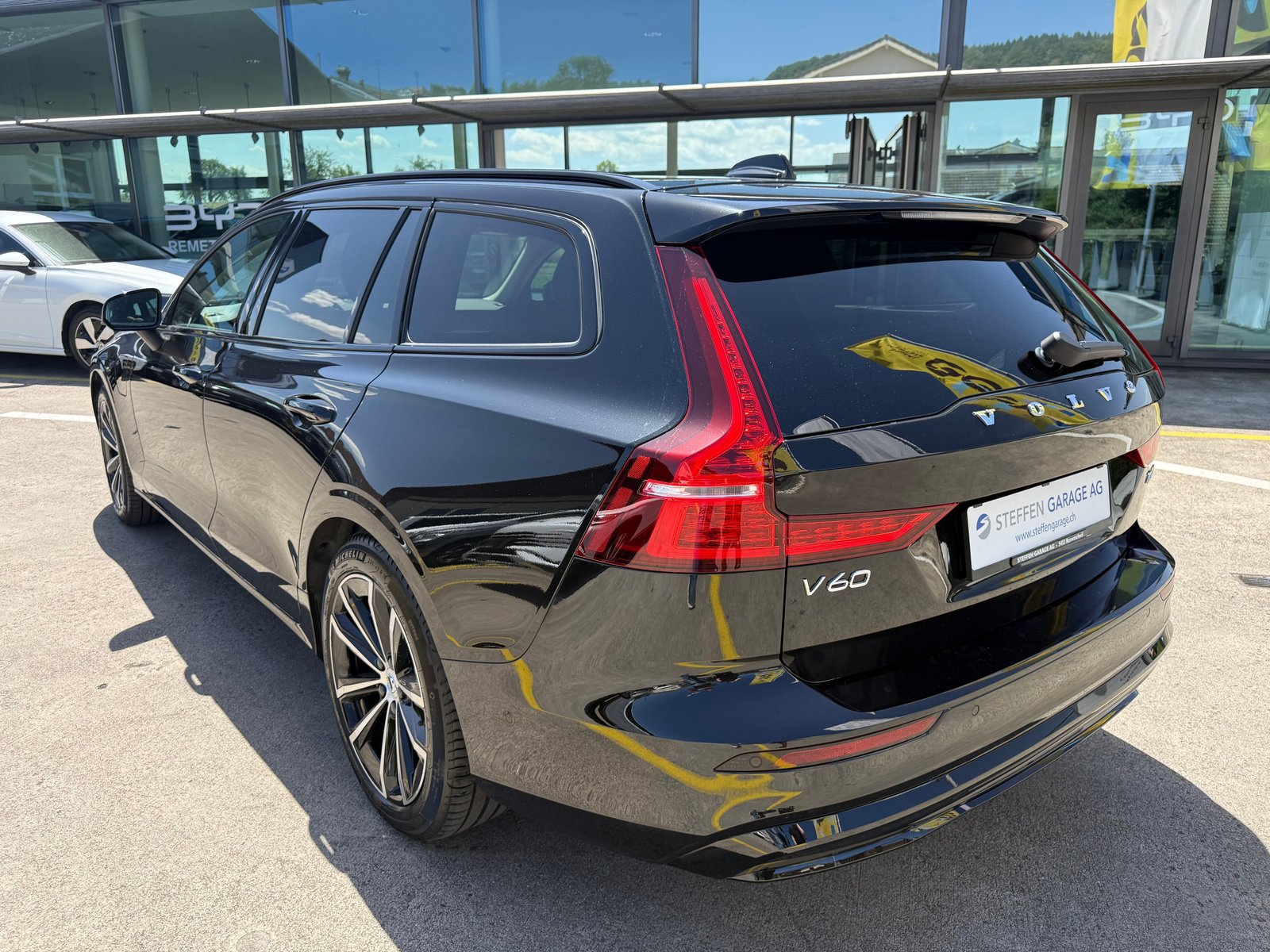 VOLVO V60 T6 eAWD Plug in Hybrid Plus Dark Geartronic, Plug-in-Hybrid Petrol/Electric, Second hand / Used, Automatic - 7