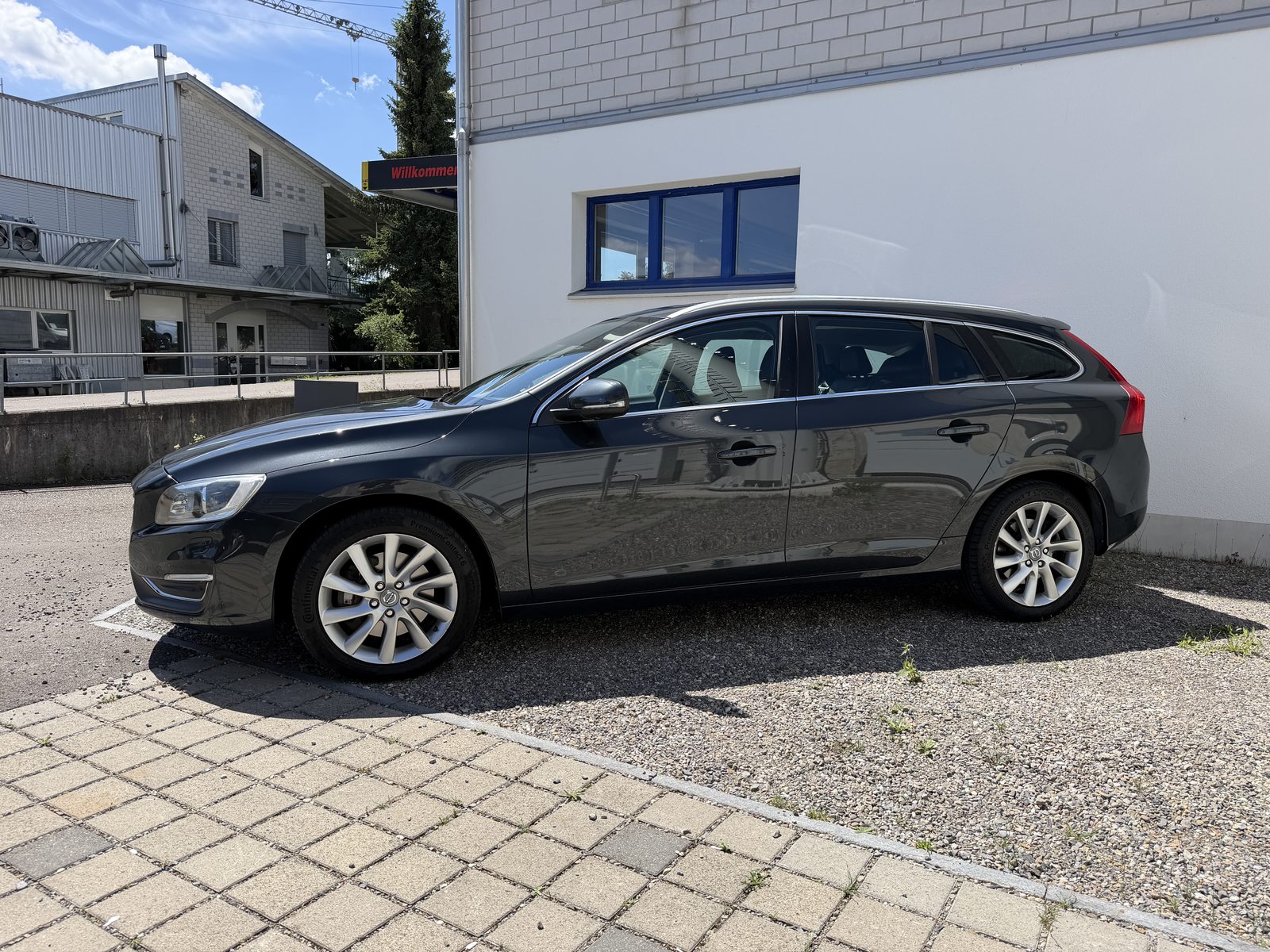 VOLVO V60 2.4 D5 Summum AWD, Diesel, Second hand / Used, Automatic - 2