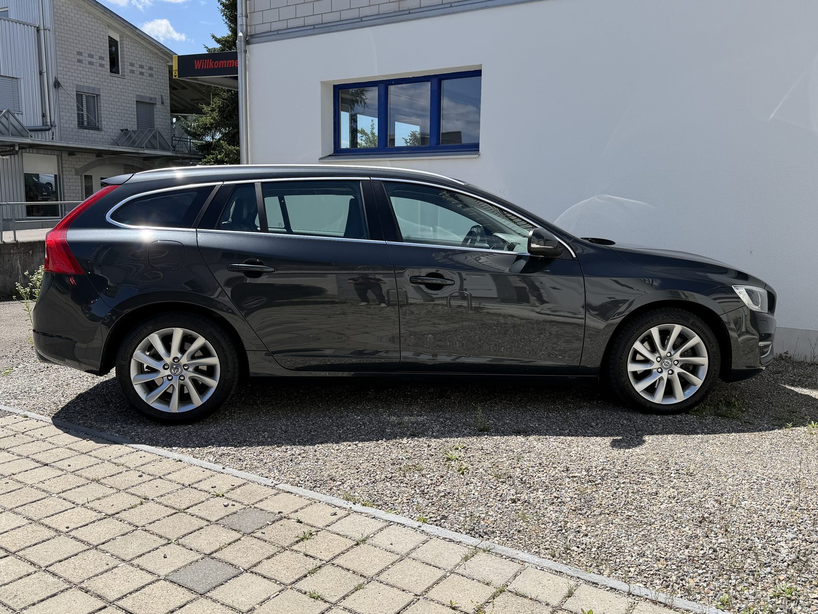 VOLVO V60 2.4 D5 Summum AWD, Diesel, Second hand / Used, Automatic - 4