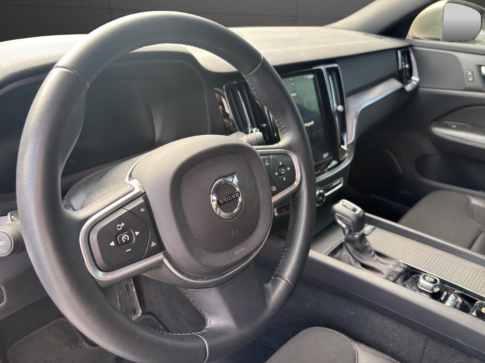 VOLVO V60 T6 AWD Momentum Geartronic, Benzin, Occasion / Gebraucht, Automatik - 5