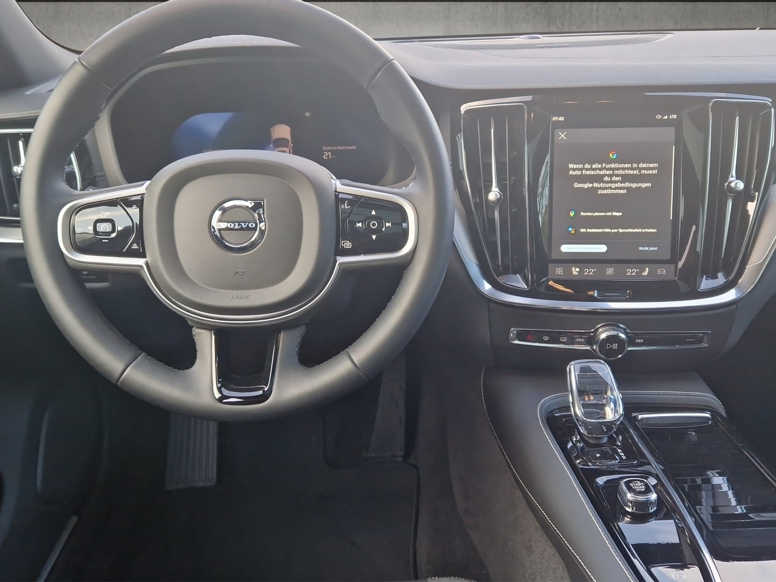 VOLVO V60 2.0 T6 TE Ultra Dark eAWD, Hybride Rechargeable Essence/Électricité, Occasion / Utilisé, Automatique - 3