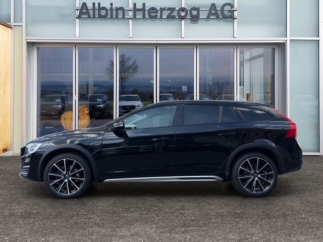 VOLVO V60 Cross Country 2.4 D4 Executive AWD S/S, Diesel, Second hand / Used, Automatic - 2
