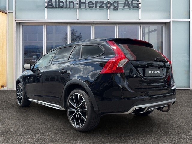 VOLVO V60 Cross Country 2.4 D4 Executive AWD S/S, Diesel, Second hand / Used, Automatic - 4