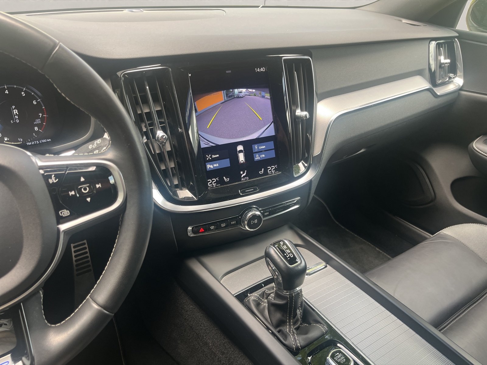 VOLVO V60 2.0 T5 R-Design, Benzin, Occasion / Gebraucht, Automatik - 4