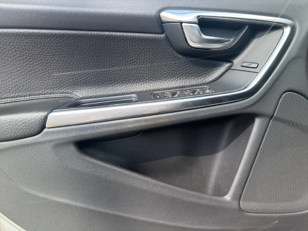 VOLVO V60 3.0 T6 Summum AWD, Essence, Occasion / Utilisé, Automatique - 7
