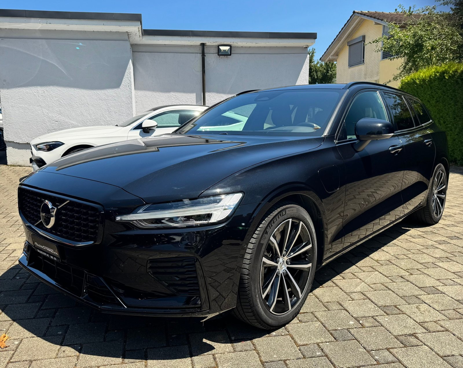 VOLVO V60 T8 eAWD Plug in Hybrid Ultra Dark Geartronic