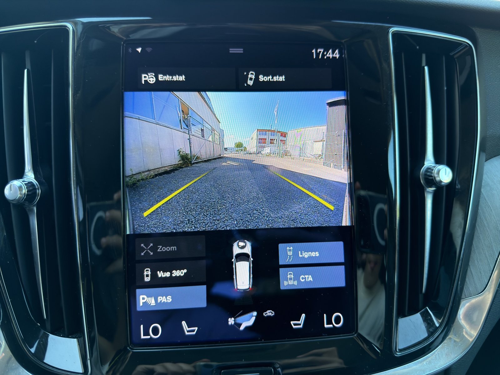 VOLVO V60 T6 eAWD Twin Engine Inscription Geartronic, Plug-in-Hybrid Benzina/Elettrica, Occasioni / Usate, Automatico - 7