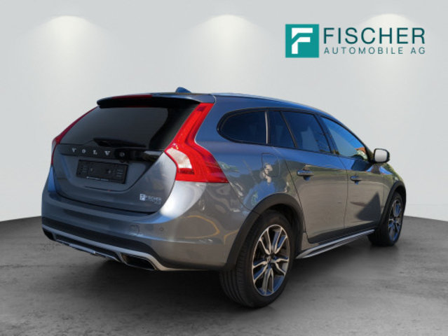 VOLVO V60 CC T5 AWD Summum, Essence, Occasion / Utilisé, Automatique - 2