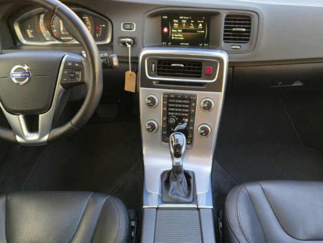 VOLVO V60 CC T5 AWD Summum, Essence, Occasion / Utilisé, Automatique - 6