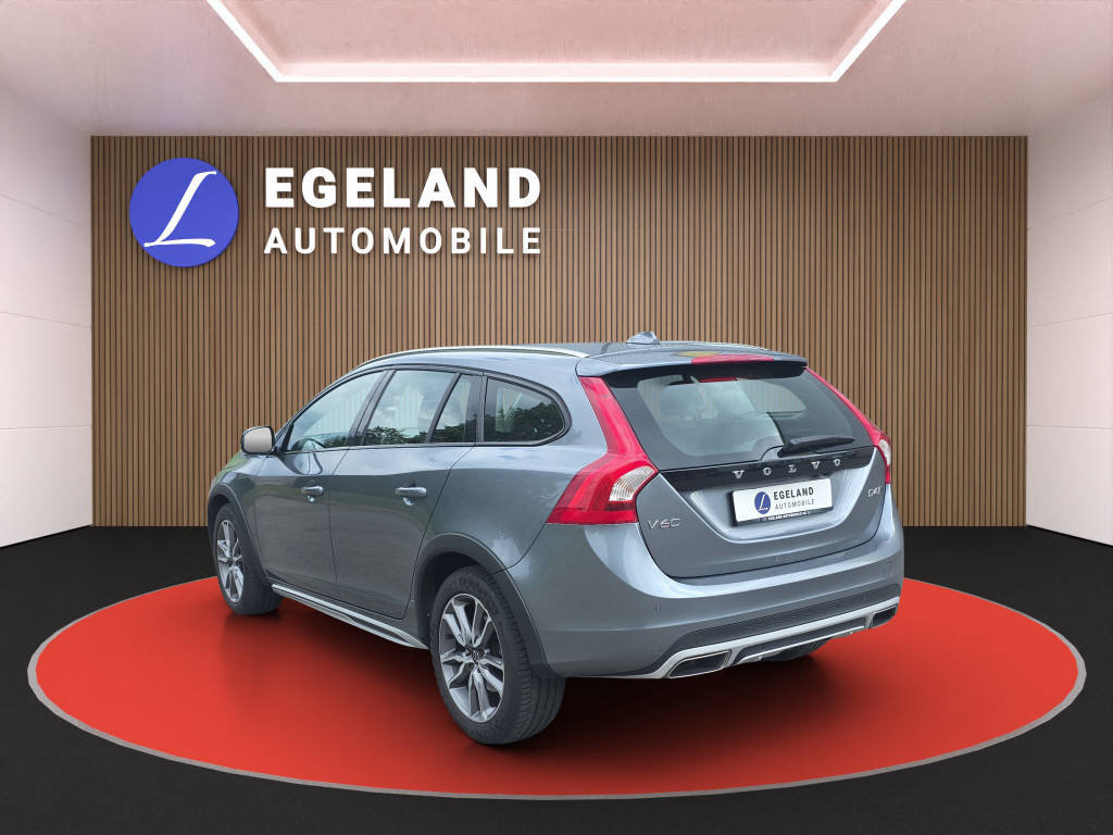 VOLVO V60 Cross Country 2.4 D4 Summum AWD S/S, Diesel, Second hand / Used, Automatic - 5