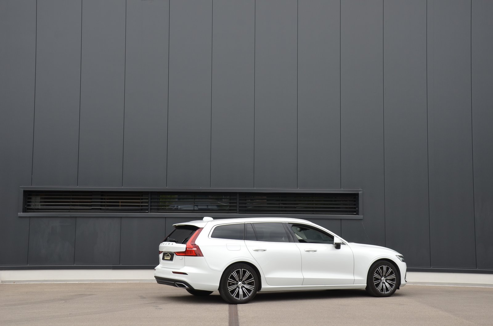 VOLVO V60 T6 eAWD Twin Engine Inscription Geartronic, Plug-in-Hybrid Benzin/Elektro, Occasion / Gebraucht, Automatik - 4