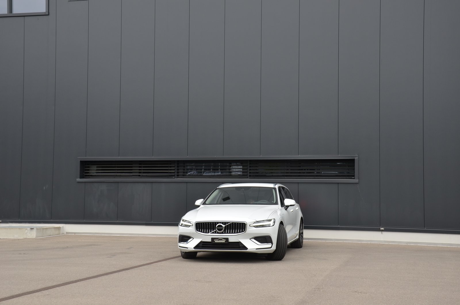 VOLVO V60 T6 eAWD Twin Engine Inscription Geartronic, Plug-in-Hybrid Benzin/Elektro, Occasion / Gebraucht, Automatik - 5