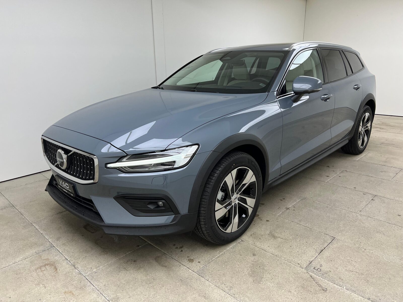 VOLVO V60 Cross Country 2.0 B4 Ultimate AWD, Hybride Léger Diesel/Électricité, Occasion / Utilisé, Automatique - 2