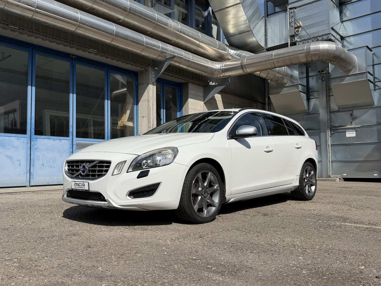 VOLVO V60 2.4 D4 Momentum AWD HEICO 239PS