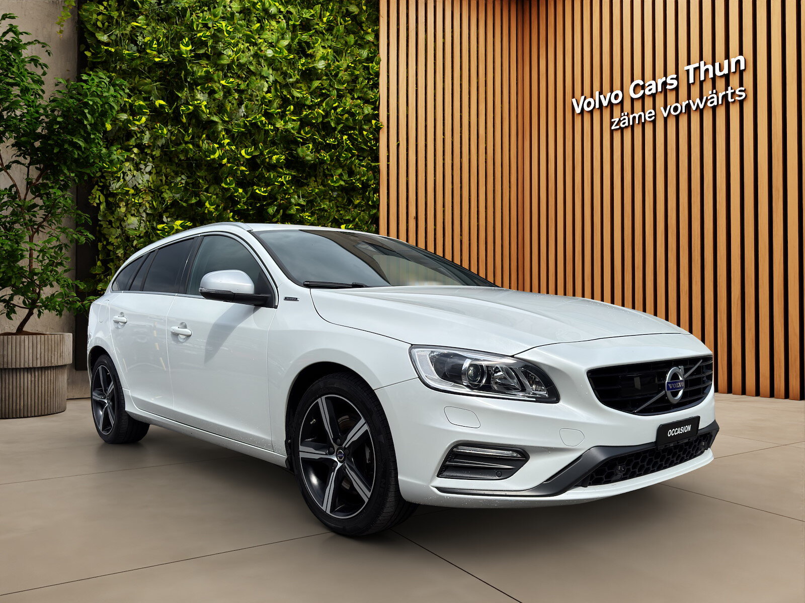VOLVO V60 2.4 D6 TE Mom. R-Design Pl.Hy., Plug-in-Hybrid Diesel/Elettrica, Occasioni / Usate, Automatico - 3
