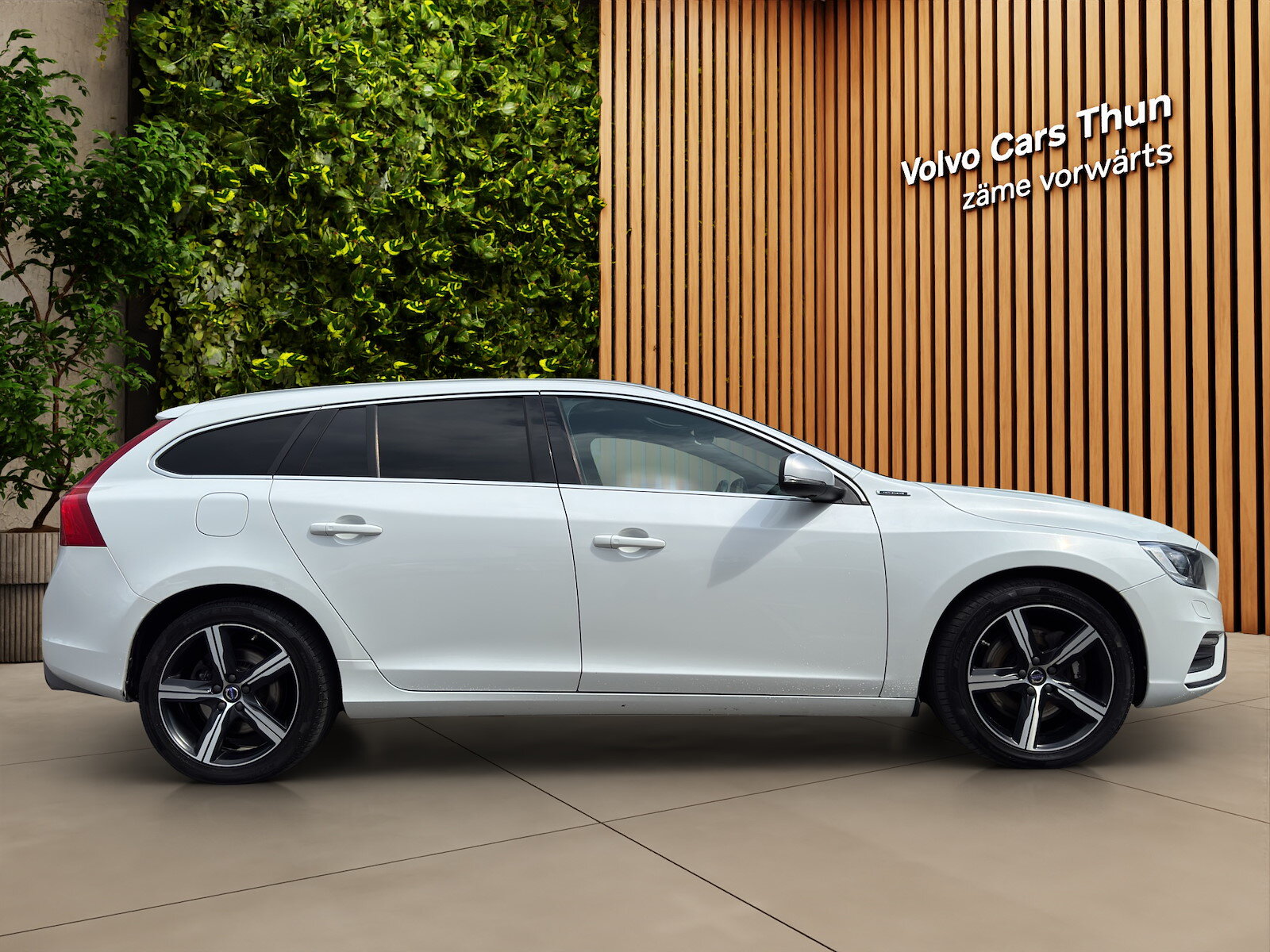 VOLVO V60 2.4 D6 TE Mom. R-Design Pl.Hy., Plug-in-Hybrid Diesel/Elettrica, Occasioni / Usate, Automatico - 4