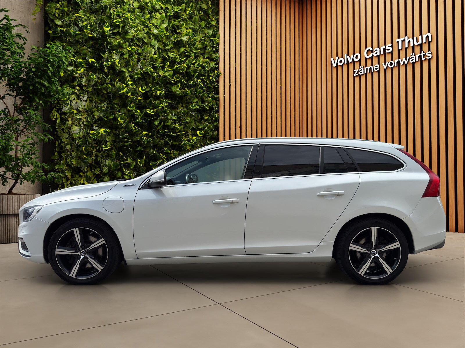 VOLVO V60 2.4 D6 TE Mom. R-Design Pl.Hy., Plug-in-Hybrid Diesel/Elettrica, Occasioni / Usate, Automatico - 5