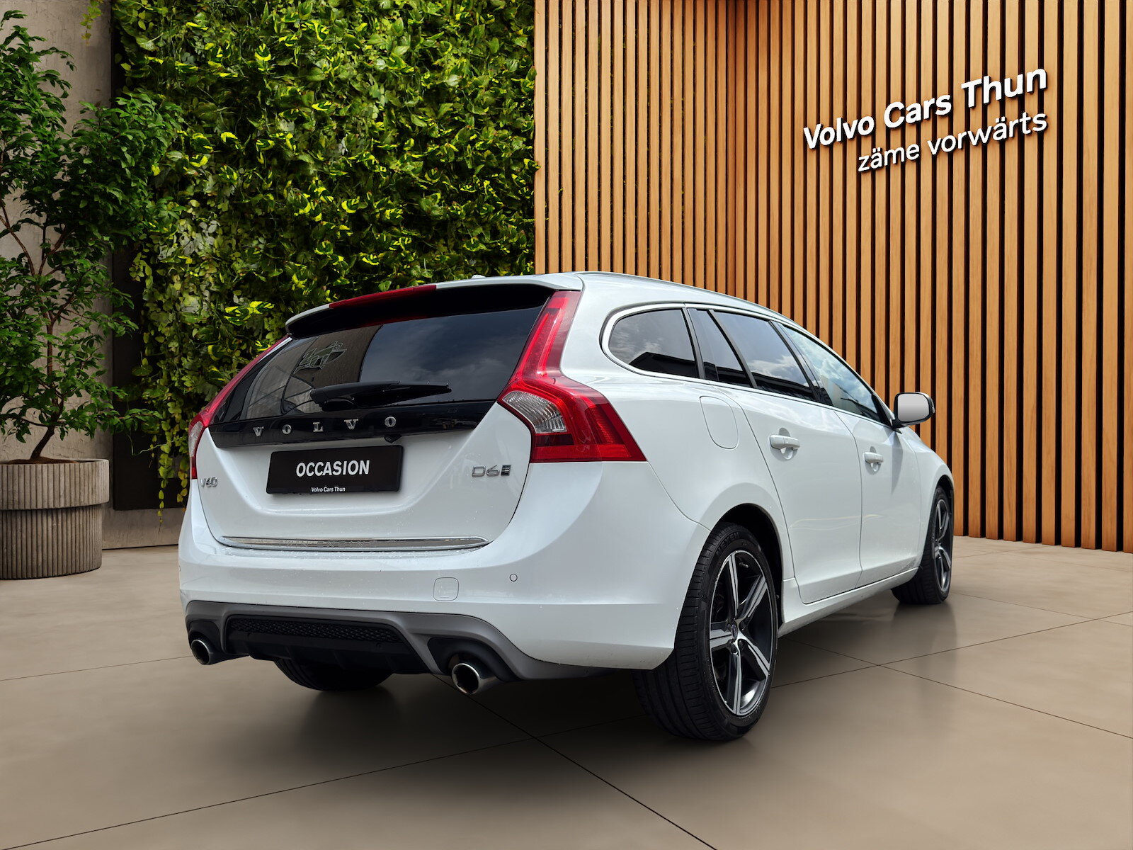 VOLVO V60 2.4 D6 TE Mom. R-Design Pl.Hy., Plug-in-Hybrid Diesel/Elettrica, Occasioni / Usate, Automatico - 6