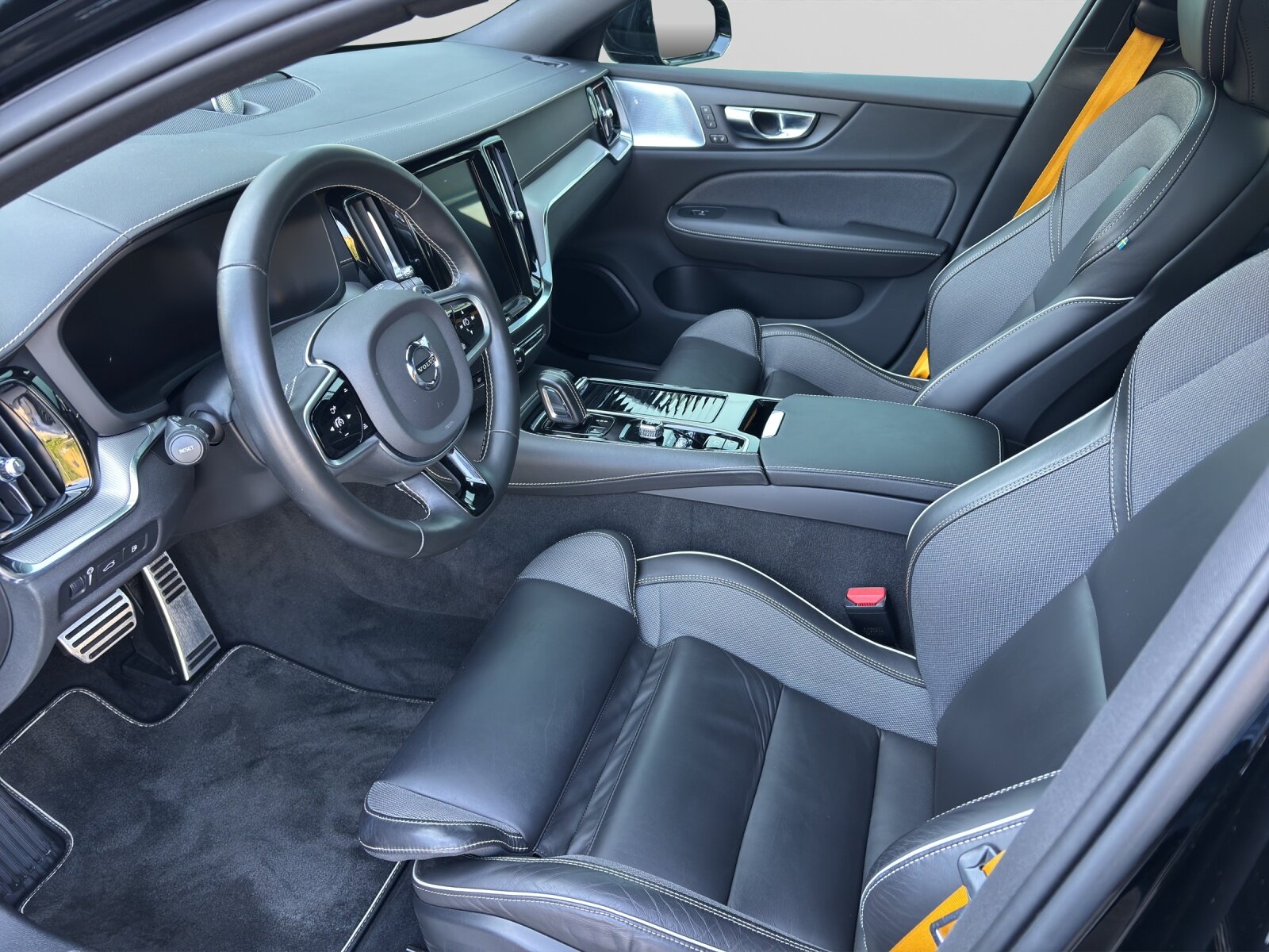 VOLVO V60 2.0 T8 TE Polestar eAWD, Plug-in-Hybrid Benzin/Elektro, Occasion / Gebraucht, Automatik - 4