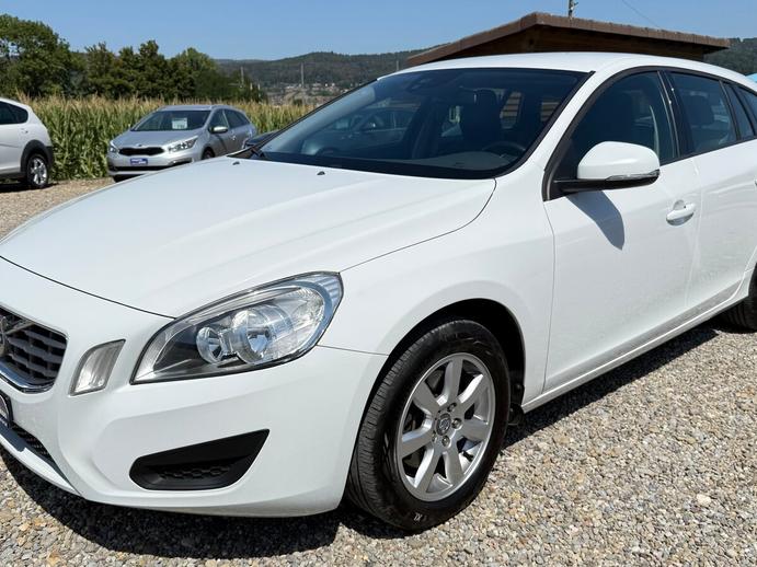VOLVO V60 T4 Kinetic Powershift, Benzin, Occasion / Gebraucht, Automatik