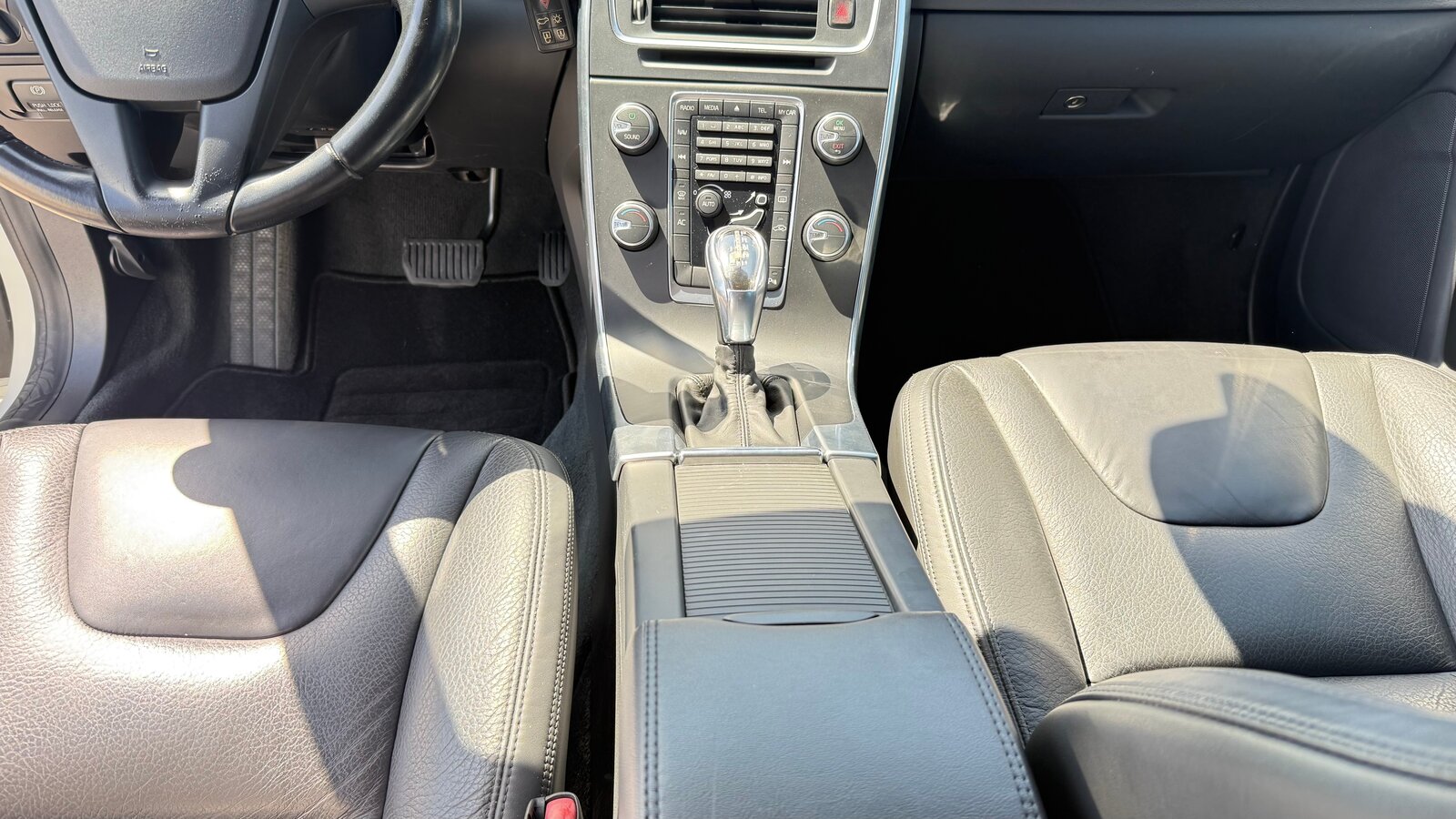 VOLVO V60 T4 Kinetic Powershift, Benzin, Occasion / Gebraucht, Automatik - 6