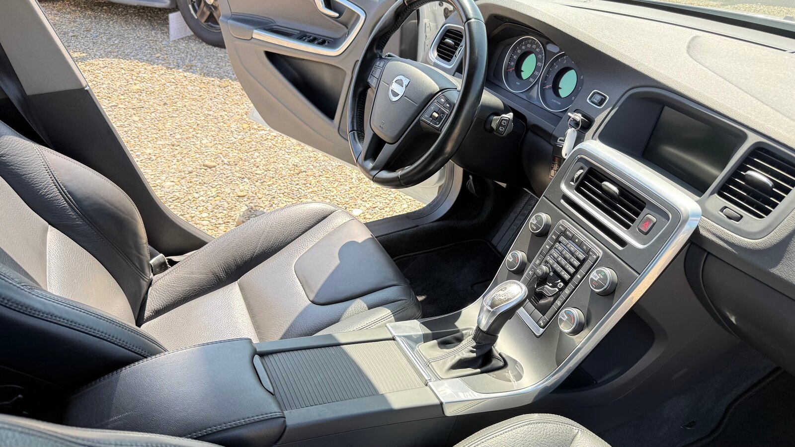 VOLVO V60 T4 Kinetic Powershift, Benzin, Occasion / Gebraucht, Automatik - 7