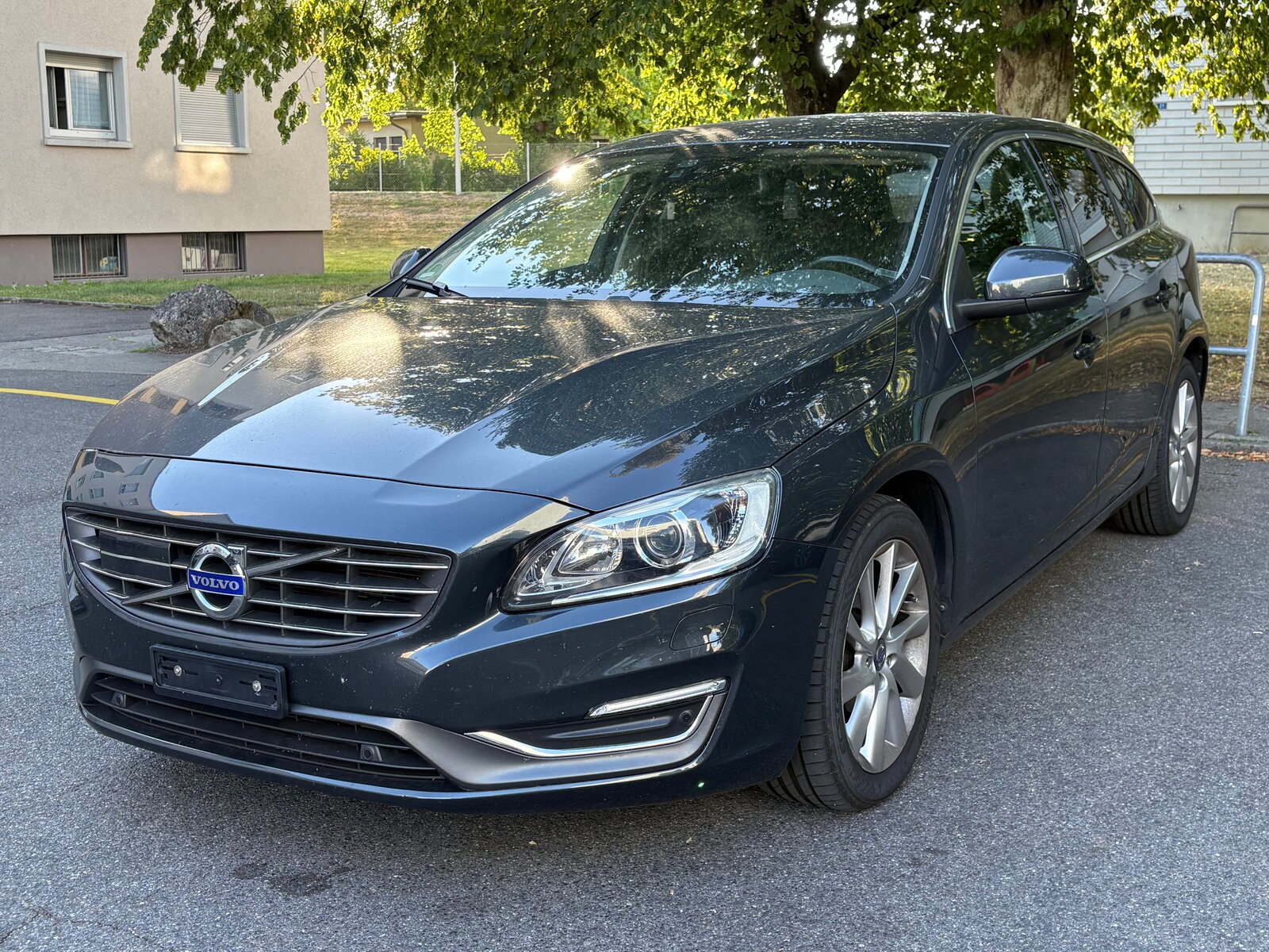 VOLVO V60 D4 Momentum ab MFK und Service