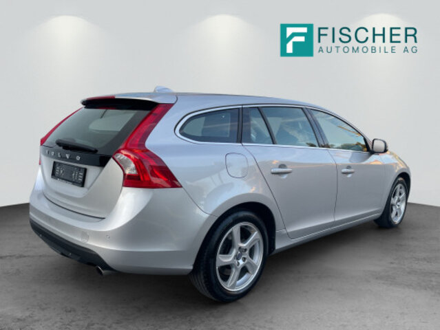 VOLVO V60 D5 AWD Summum, Diesel, Occasioni / Usate, Automatico - 2