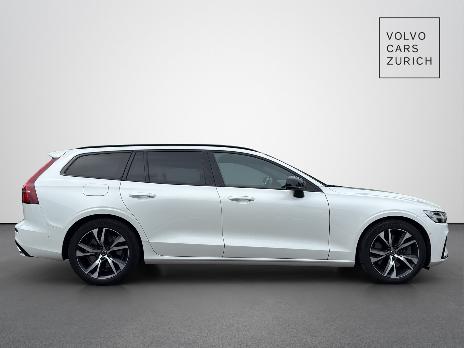 VOLVO V60 2.0 T8 TE R-Design eAWD, Plug-in-Hybrid Petrol/Electric, Second hand / Used, Automatic - 4
