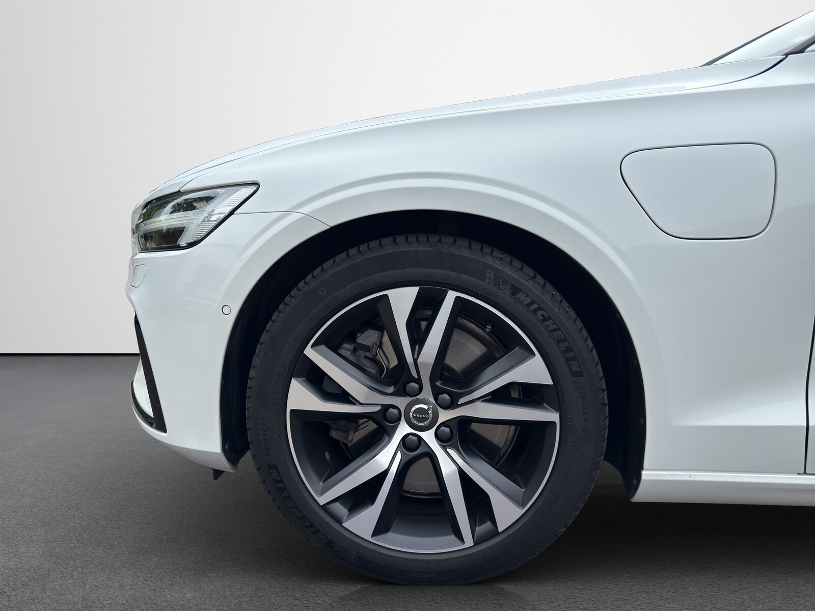 VOLVO V60 2.0 T8 TE R-Design eAWD, Plug-in-Hybrid Petrol/Electric, Second hand / Used, Automatic - 7