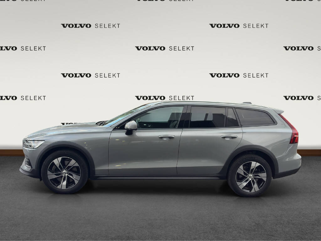 VOLVO V60 Cross Country 2.0 B5 Plus AWD, Mild-Hybrid Benzin/Elektro, Occasion / Gebraucht, Automatik - 2