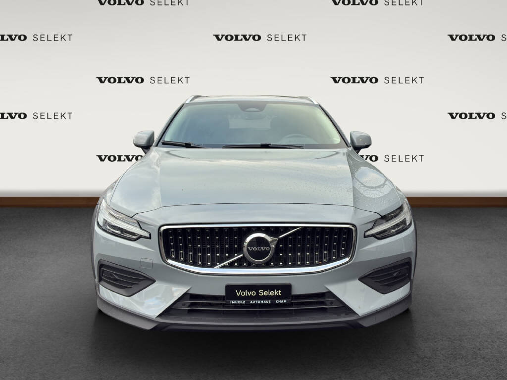 VOLVO V60 Cross Country 2.0 B5 Plus AWD, Mild-Hybrid Benzin/Elektro, Occasion / Gebraucht, Automatik - 5
