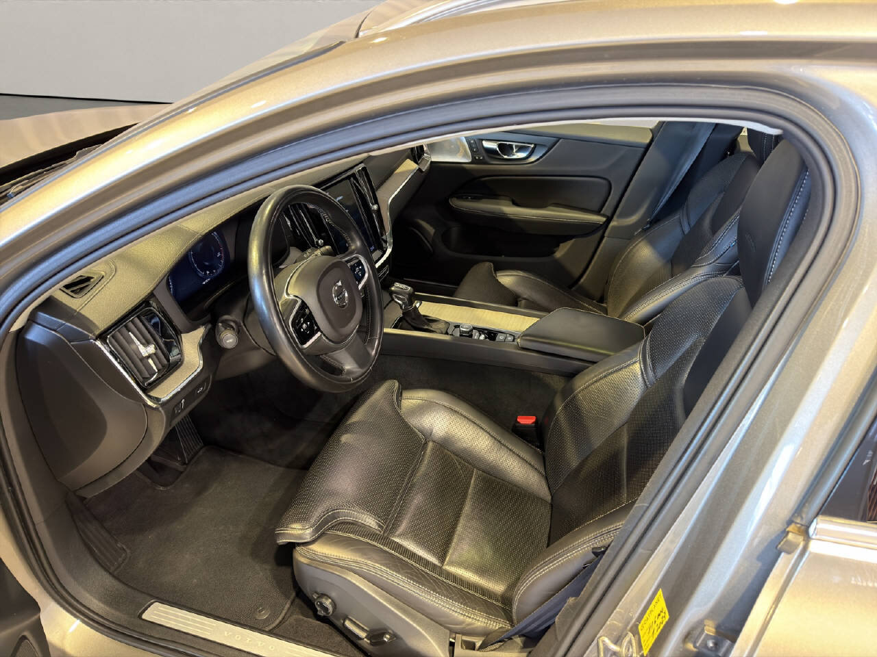 VOLVO V60 2.0 T6 Inscription AWD, Essence, Occasion / Utilisé, Automatique - 5