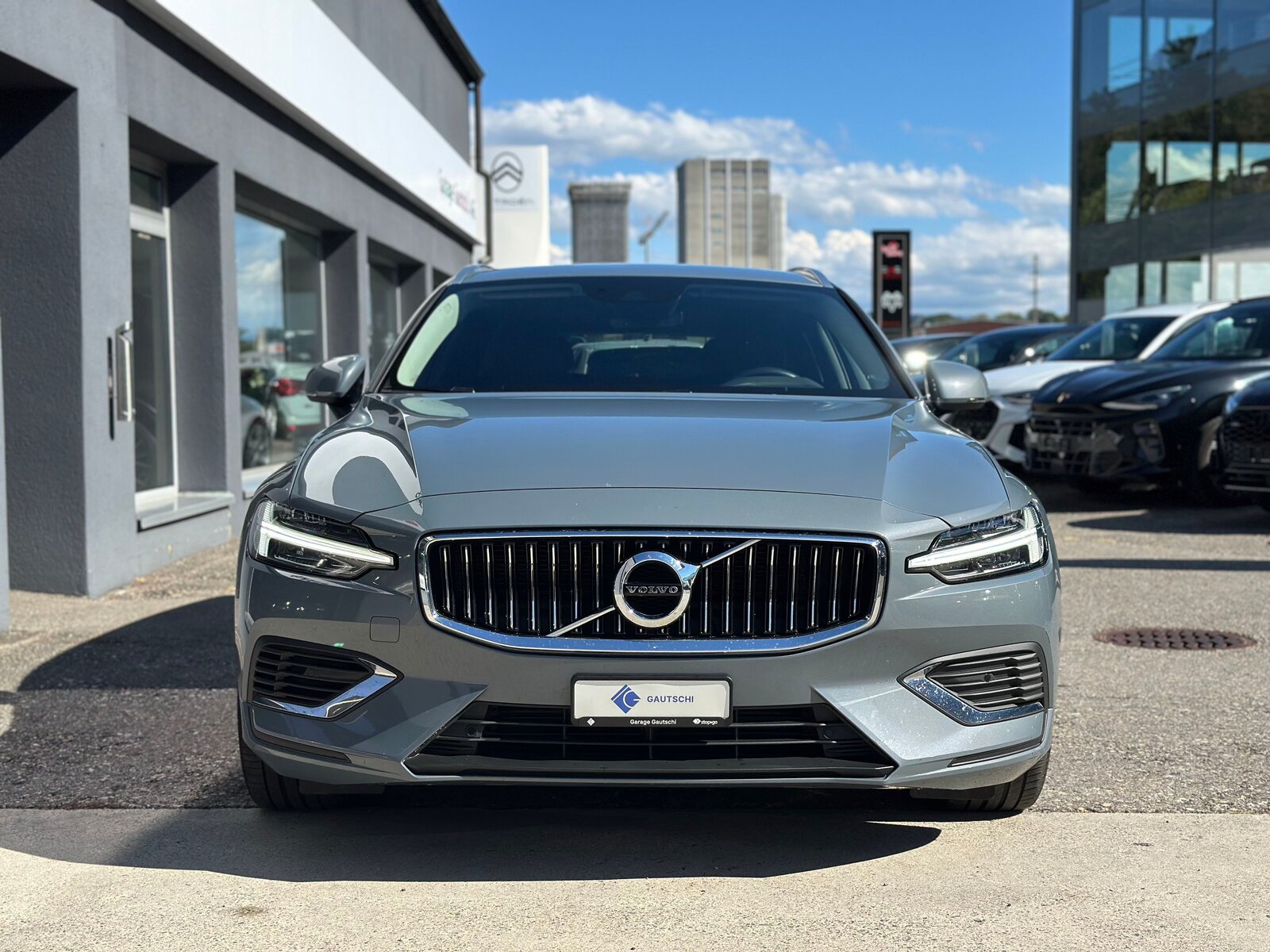 VOLVO V60 T6 eAWD Twin Engine Inscription Geartronic, Plug-in-Hybrid Benzin/Elektro, Occasion / Gebraucht, Automatik - 2