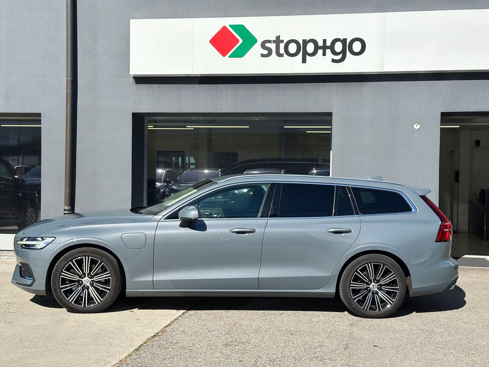 VOLVO V60 T6 eAWD Twin Engine Inscription Geartronic, Plug-in-Hybrid Benzin/Elektro, Occasion / Gebraucht, Automatik - 3