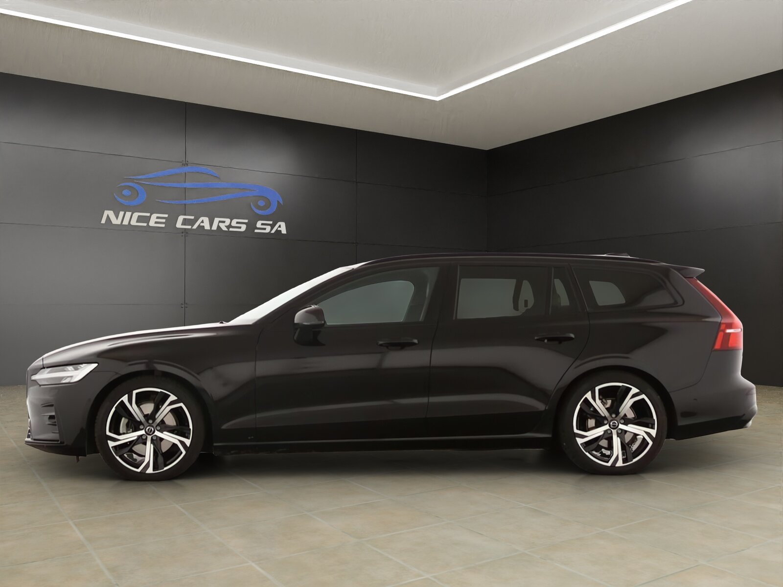 VOLVO V60 B4 Benzin Mild Hybrid Ultra Dark DCT, Mild-Hybrid Benzin/Elektro, Occasion / Gebraucht, Automatik - 3