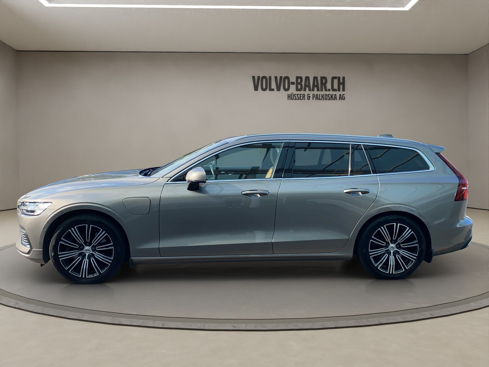 VOLVO V60 2.0 T8 TE Inscription eAWD, Hybride Rechargeable Essence/Électricité, Occasion / Utilisé, Automatique - 2