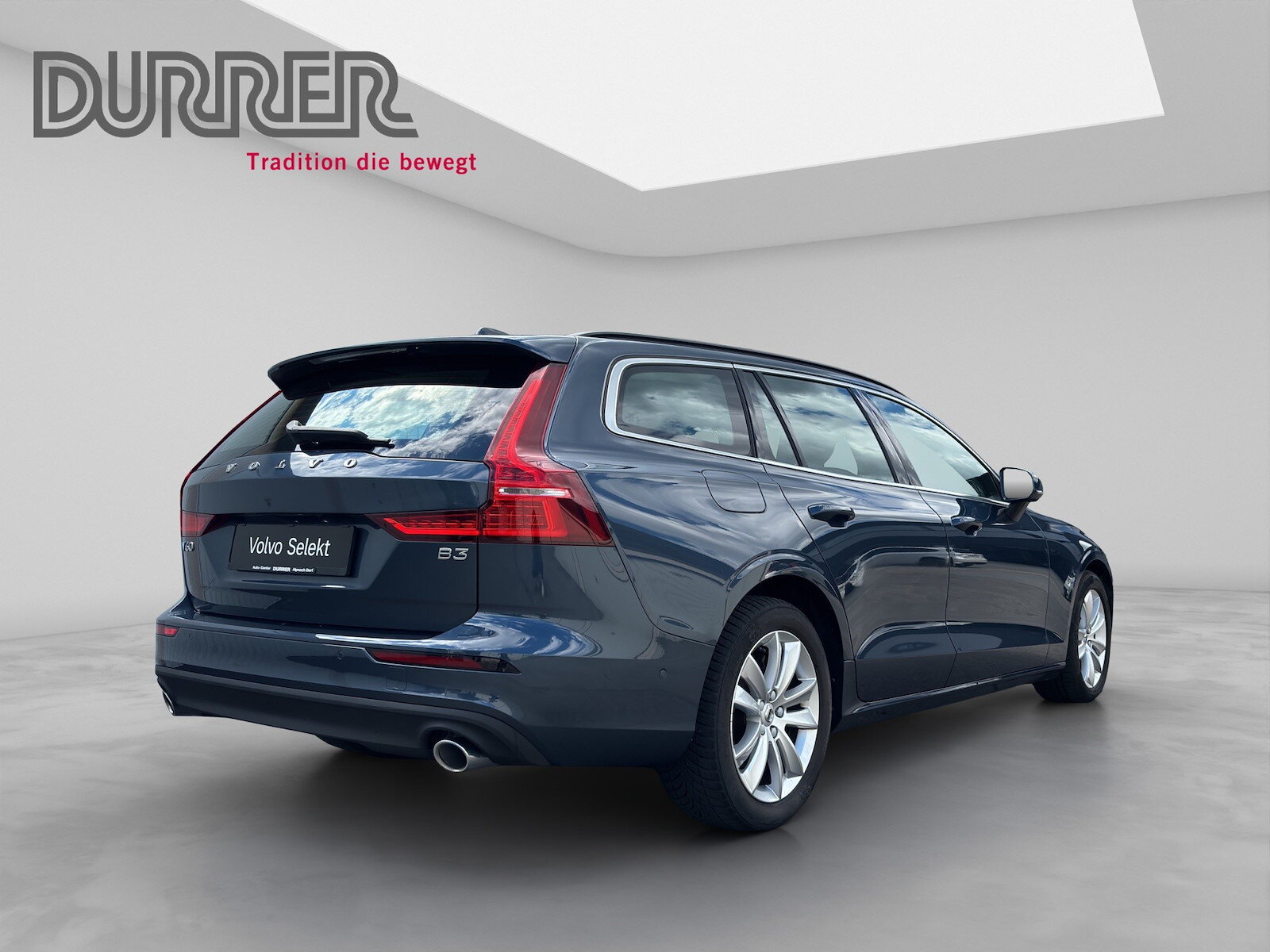 VOLVO V60 2.0 B3 Momentum, Hybride Léger Essence/Électricité, Occasion / Utilisé, Automatique - 4