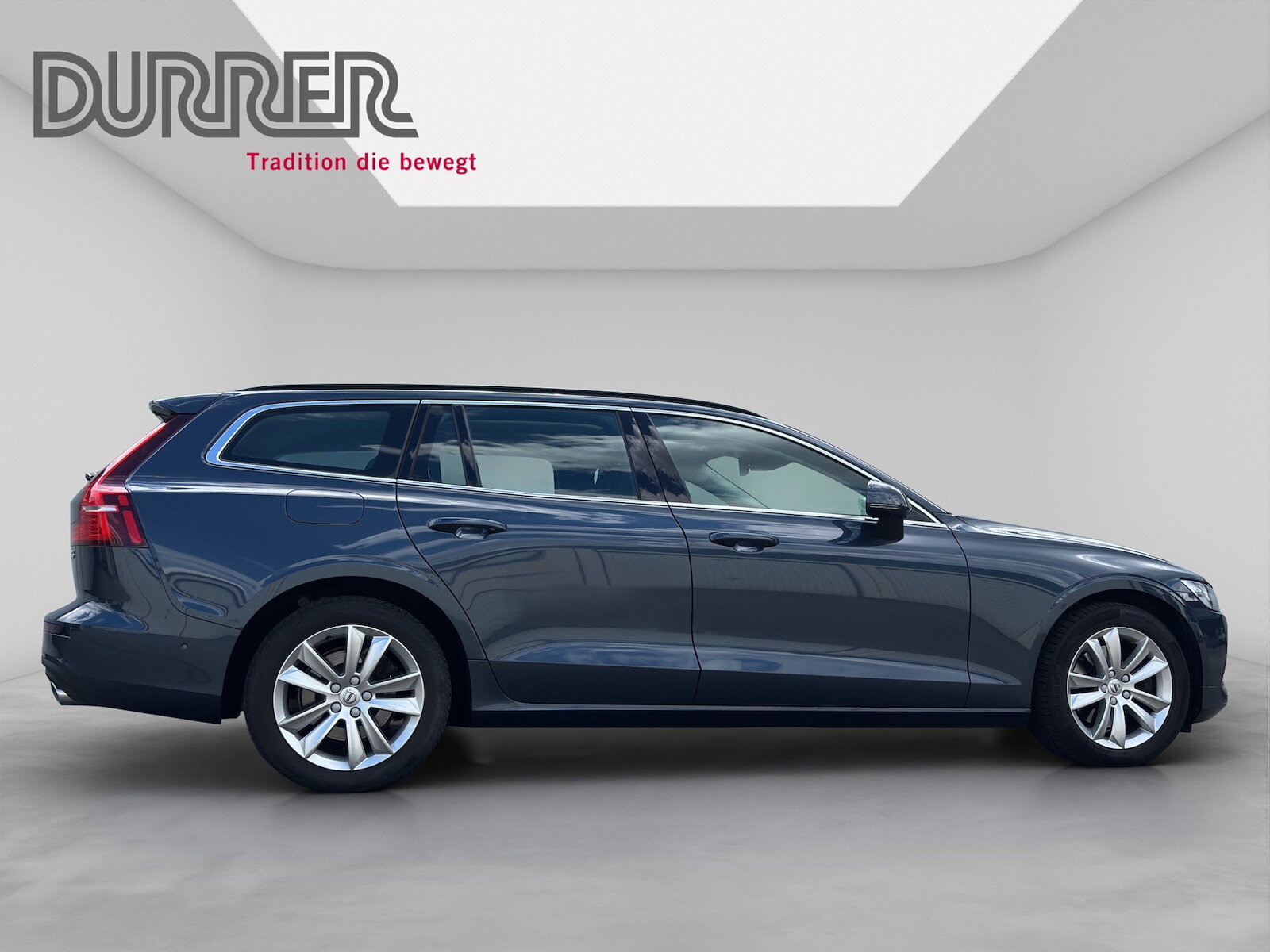 VOLVO V60 2.0 B3 Momentum, Hybride Léger Essence/Électricité, Occasion / Utilisé, Automatique - 5