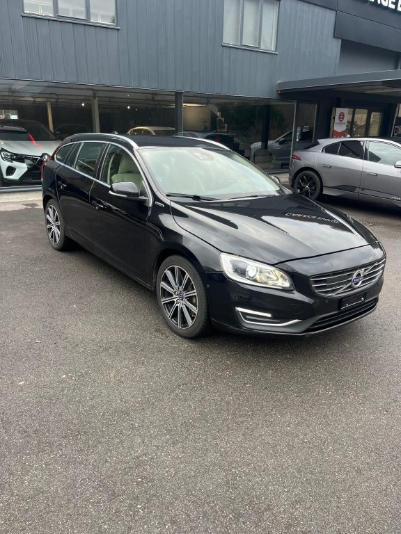 VOLVO V60 2.4 D6 TE Mom. Dyn. Ed. PlH