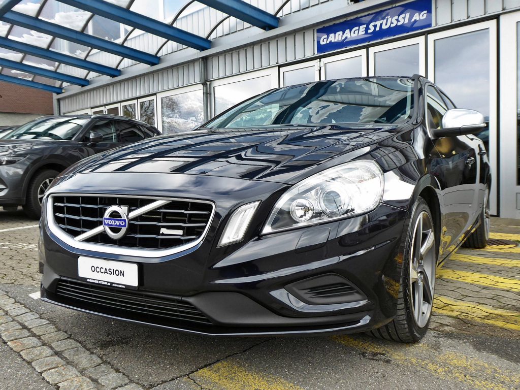VOLVO V60 T5 R-Design