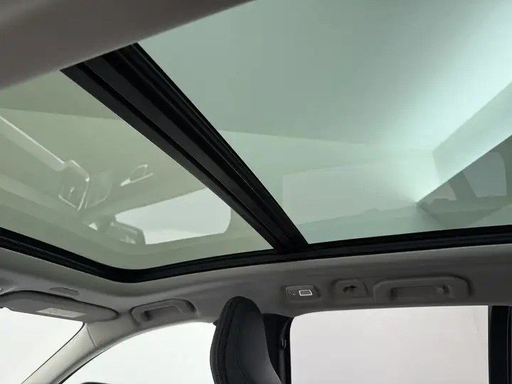 VOLVO V60 2.0 T8 TE Ultra Dark, Winter, Business, eAWD, Plug-in-Hybrid Benzin/Elektro, Occasion / Gebraucht, Automatik - 3