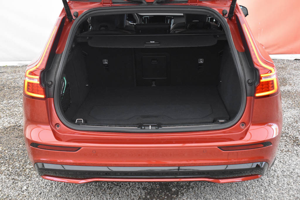 VOLVO V60 2.0 T6 TE Ultra Dark eAWD, Plug-in-Hybrid Benzin/Elektro, Vorführwagen, Automatik - 7