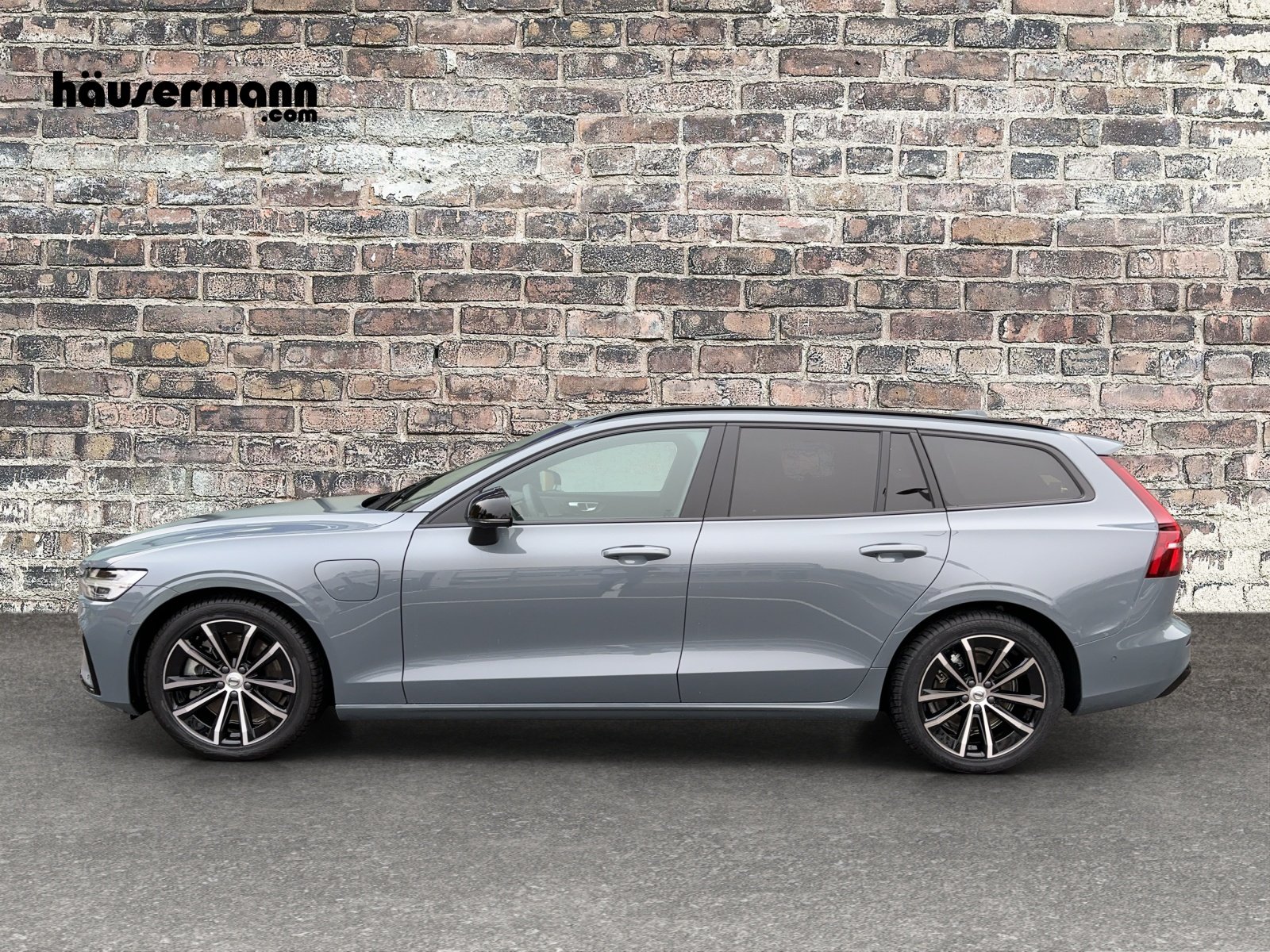 VOLVO V60 2.0 T6 TE Ultimate Dark eAWD, Hybride Rechargeable Essence/Électricité, Voiture de démonstration, Automatique - 2