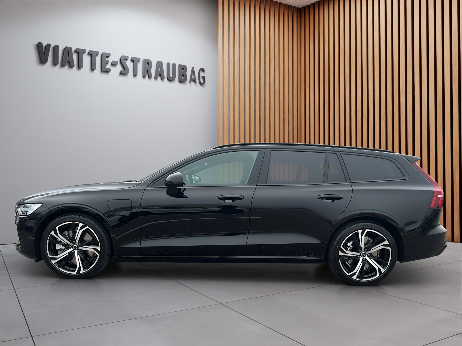 VOLVO V60 2.0 T6 TE Ultra Dark eAWD, Hybride Rechargeable Essence/Électricité, Voiture de démonstration, Automatique - 3