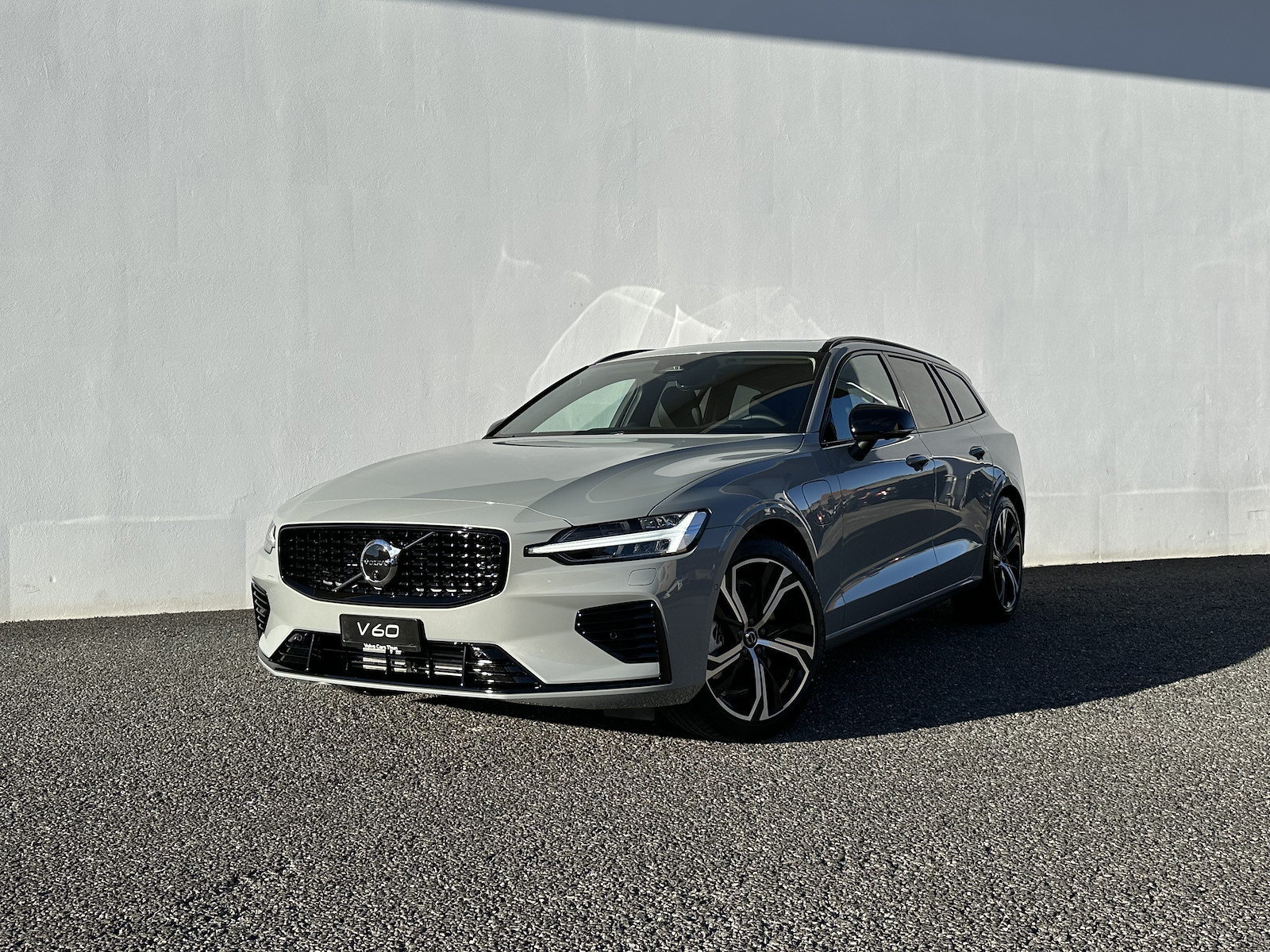 VOLVO V60 2.0 T8 TE Ultra Dark eAWD
