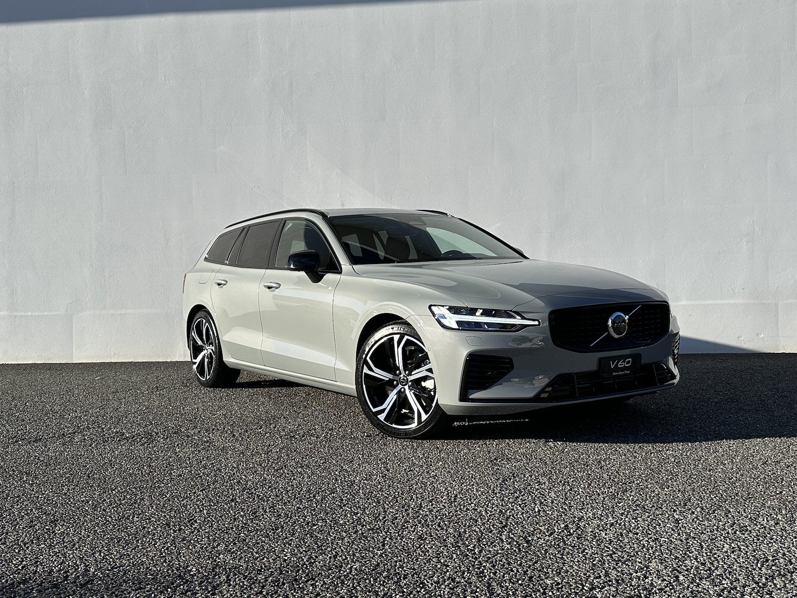 VOLVO V60 2.0 T8 TE Ultra Dark eAWD, Plug-in-Hybrid Benzin/Elektro, Vorführwagen, Automatik - 3